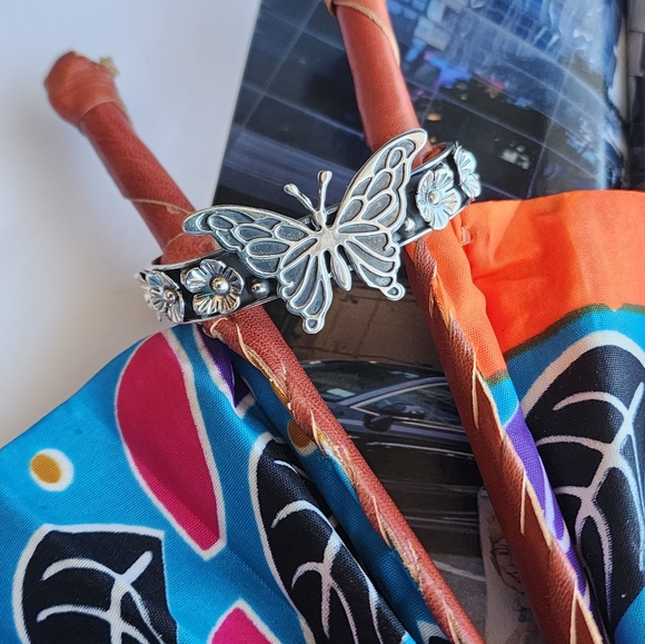 Taxco Sterling Silver Butterfly and Floral Bracelet (.925 SS) - Picture 9 of 12